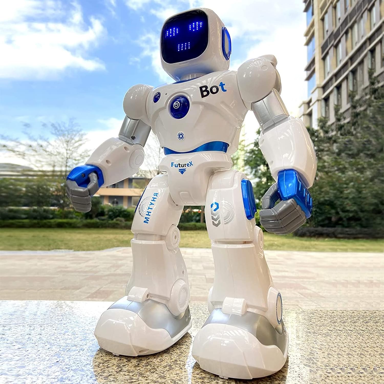 Interactive Smart Robot: Voice & APP Control for Kids