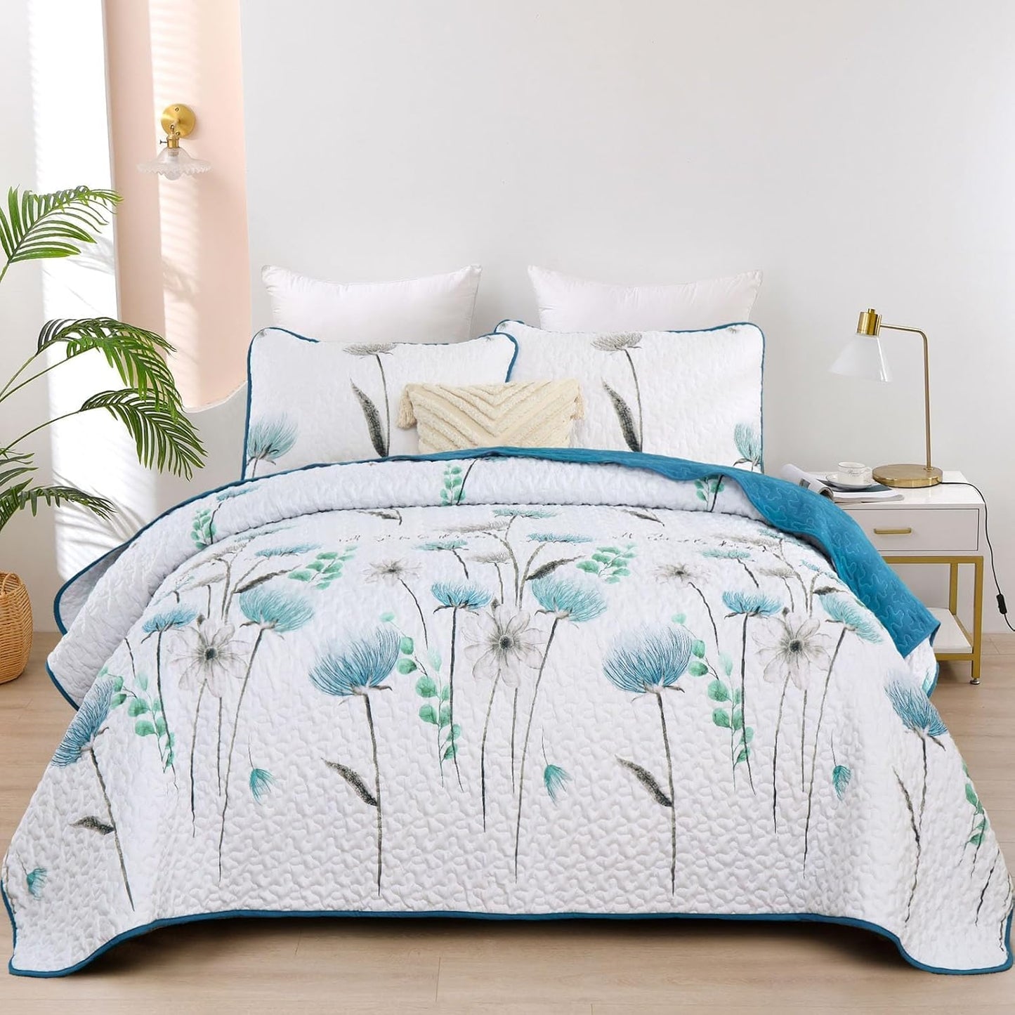 Floral King Size Quilt Set for All Seasons - Teal & White Design