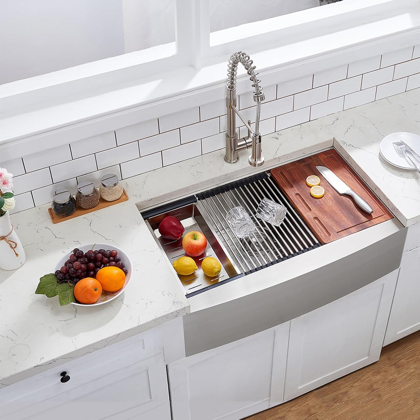 VAPSINT 33 Inch Farmhouse Kitchen Sink with Multifunctional Design