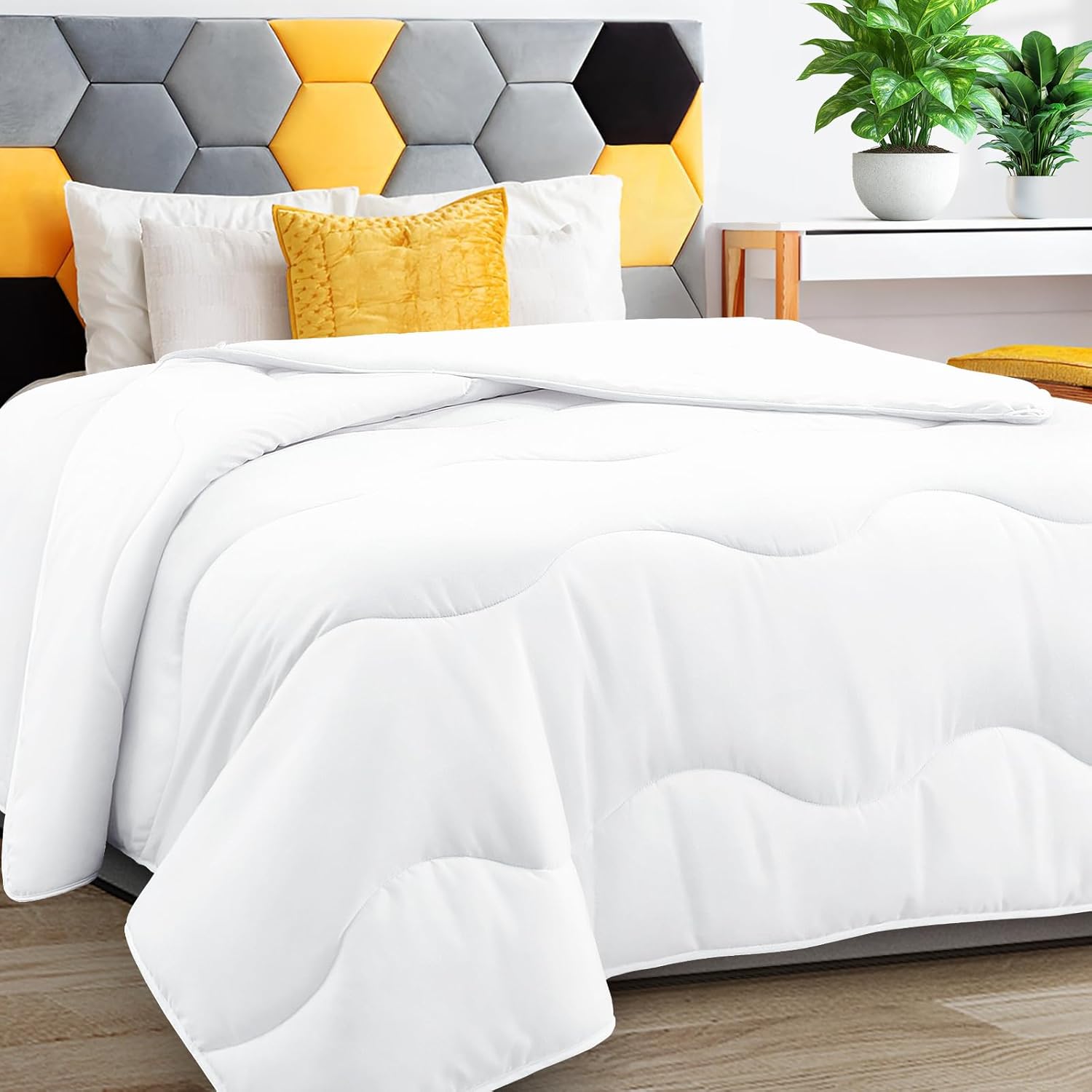 Lightweight Comforter Cooling Duvet Insert for All Seasons