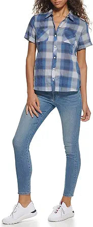 Tommy Hilfiger Women's Camp Shirt for Stylish Comfort and Fit