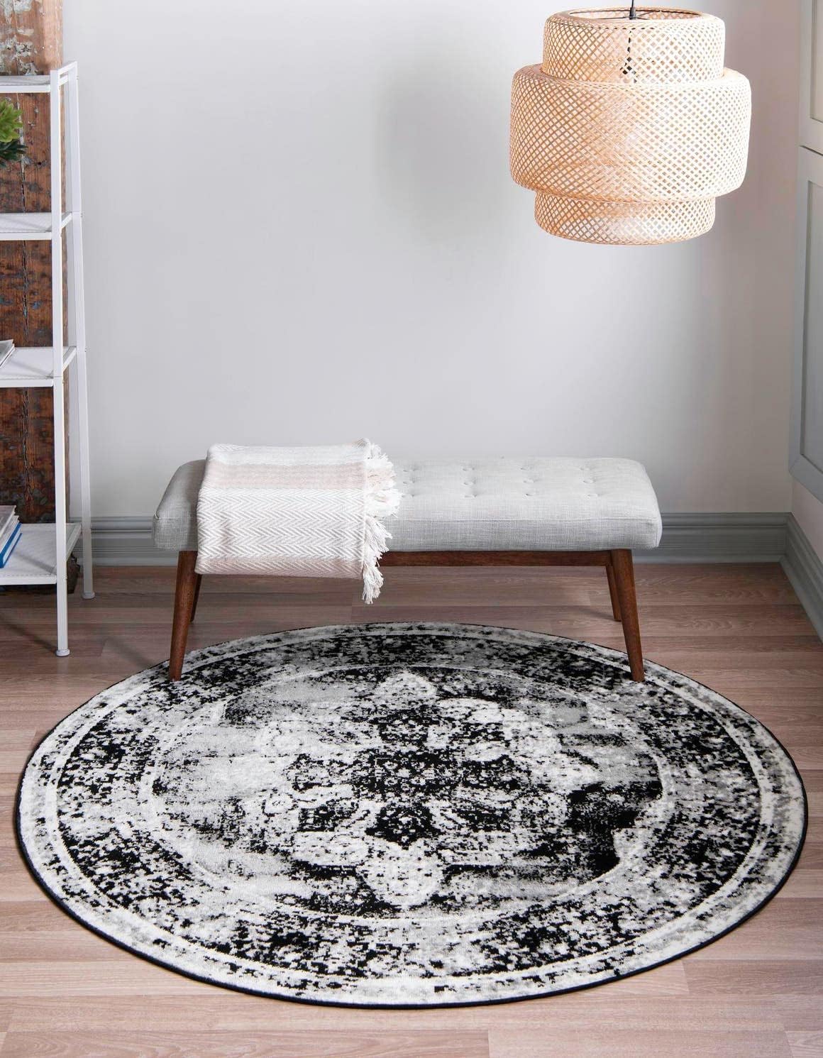 Unique Loom Sofia Collection Area Rug - Vintage Black/Ivory Design