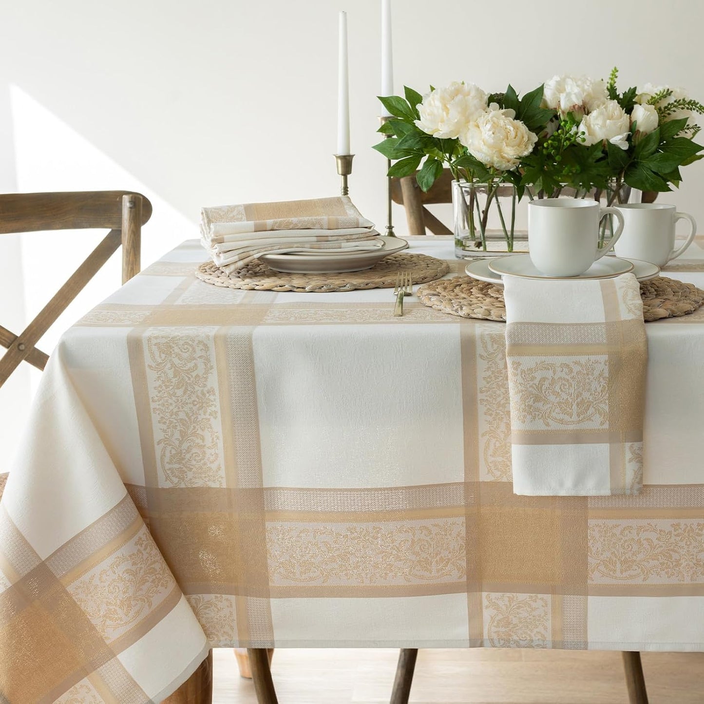Heavyweight Jacquard Fabric Table Cloth with Gold Accents