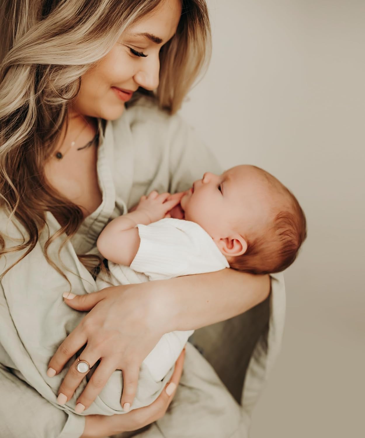 Indi Fairtrade Organic Muslin Nursing Cover for Breastfeeding Moms