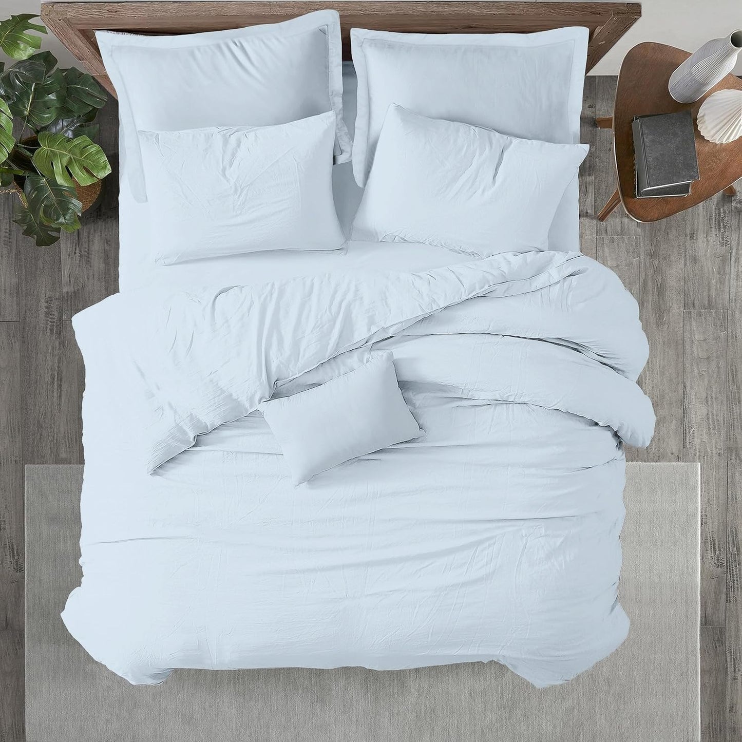 Luxurious 3 Pc Duvet Cover Set in Sky Blue for Queen/Full Size