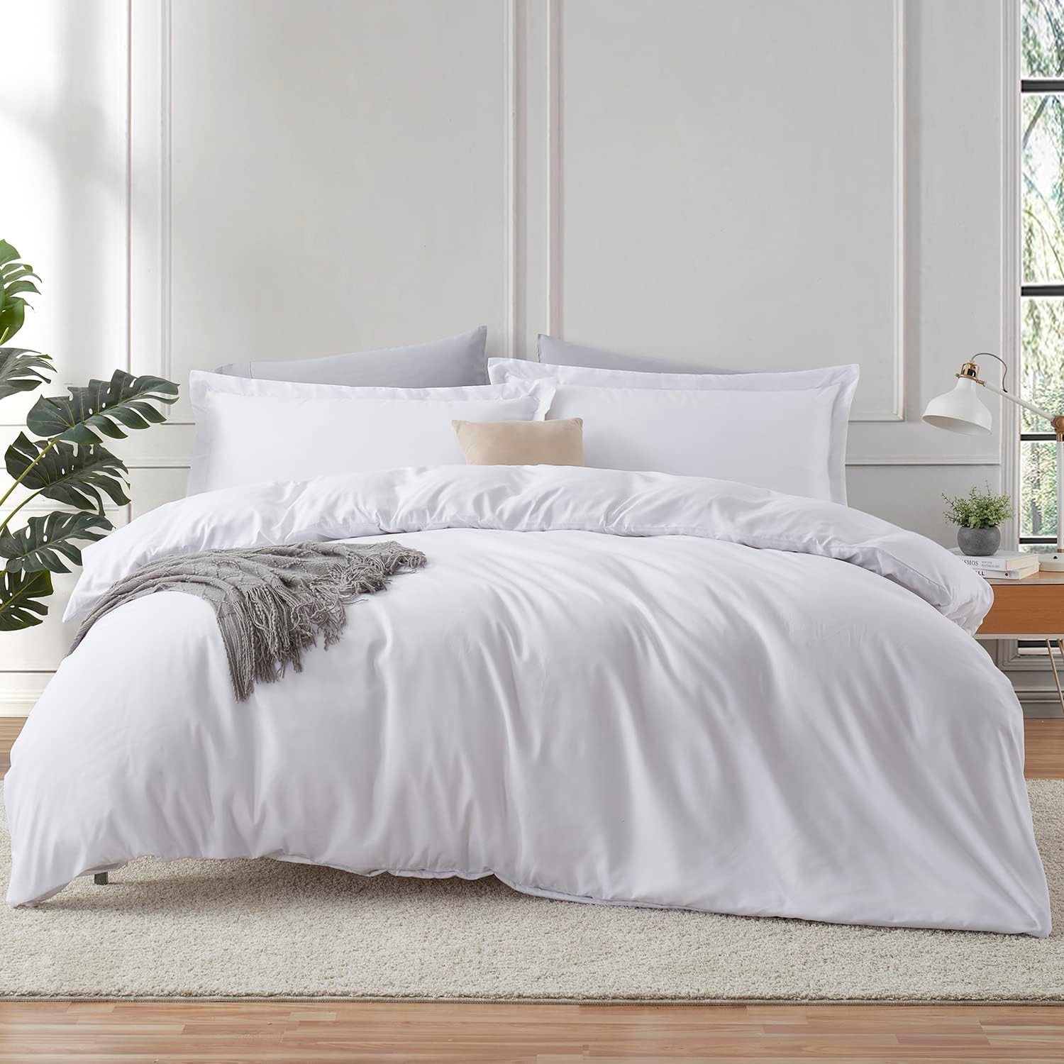 Hearth & Harbor White Duvet Cover & Fitted Sheet Set