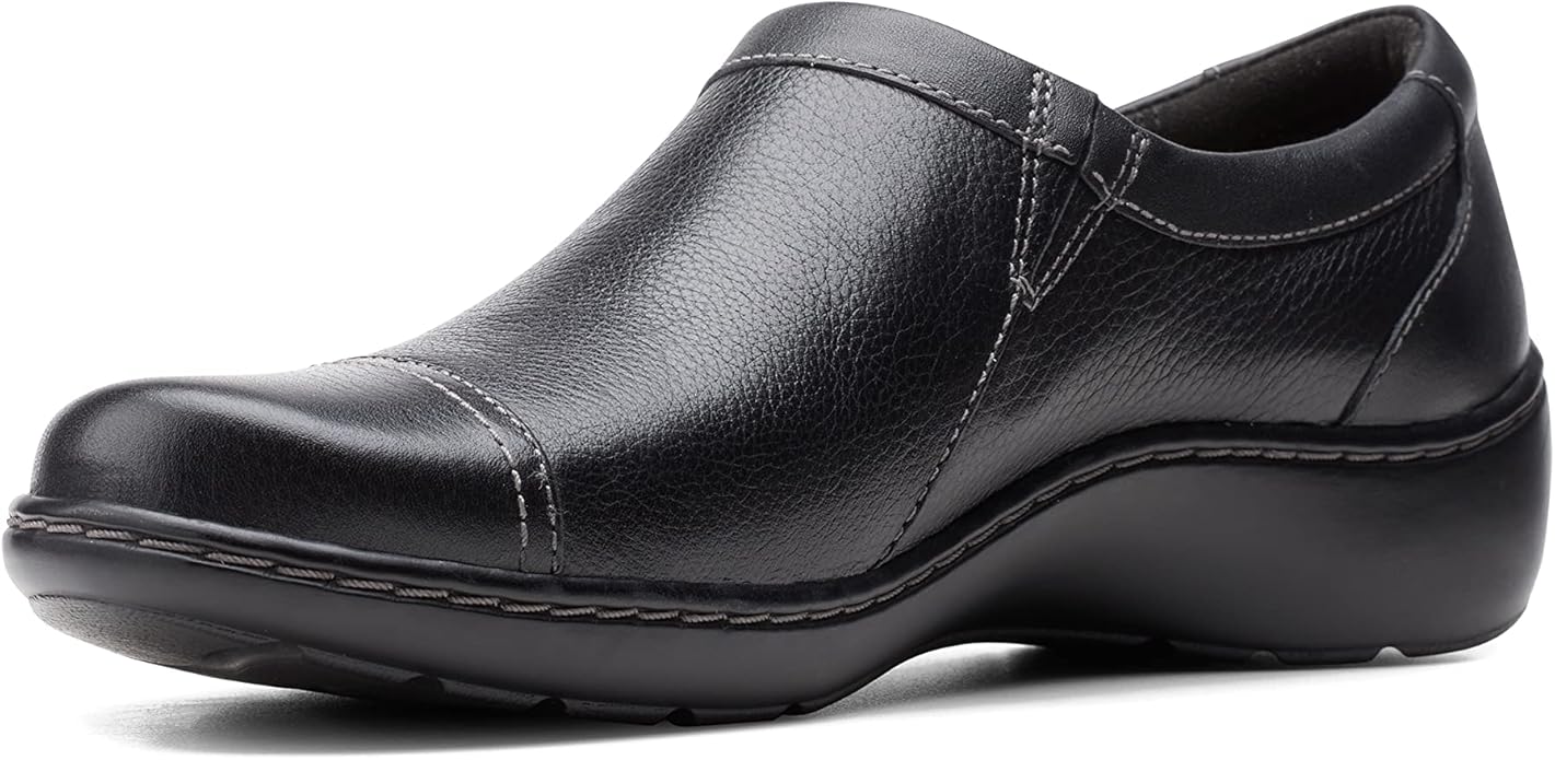 Clarks Women's Cora Giny Loafer Flat: Chic Comfort for All Day Wear