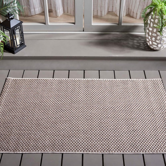 SAFAVIEH Courtyard Collection Accent Rug - Perfect for Any Space