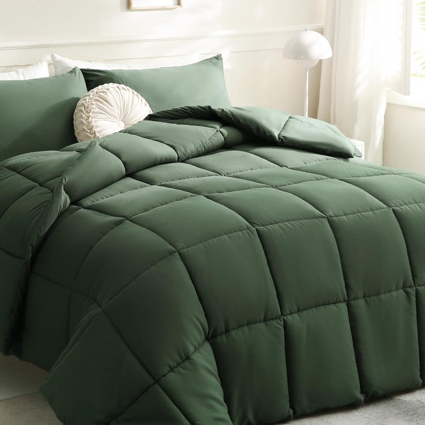 DOWNCOOL Oversized King Comforter for All Seasons, Green Duvet