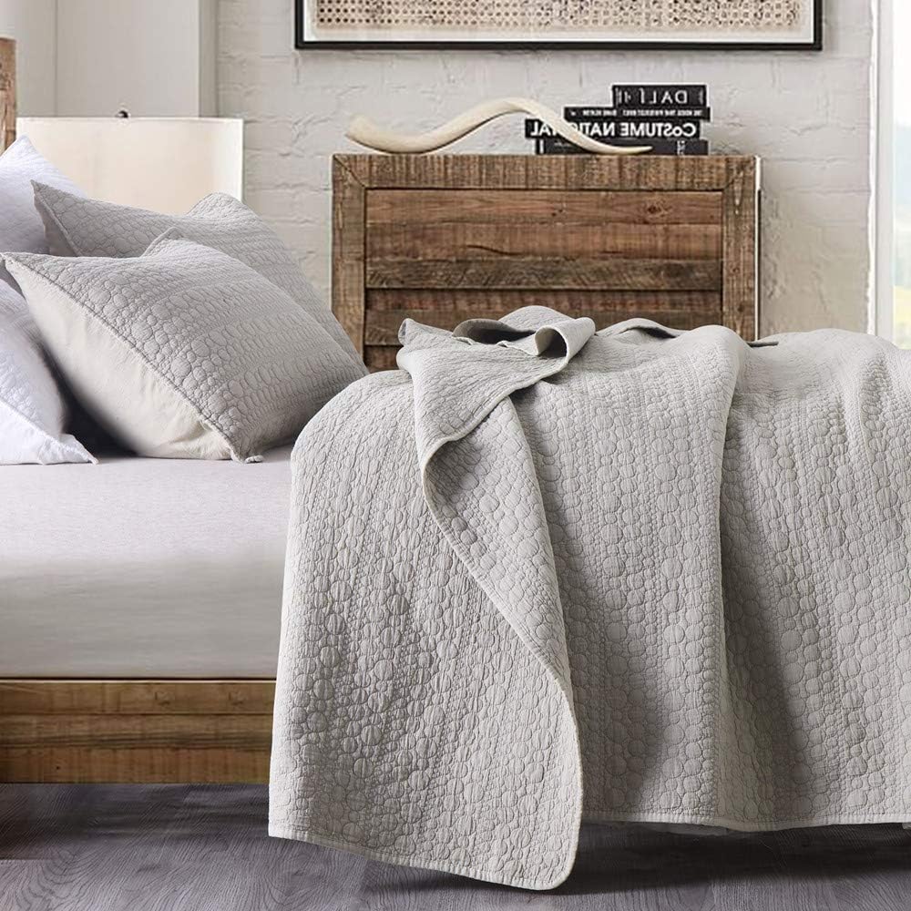 HORIMOTE HOME King Size Quilt Set in Beige with Chic Design