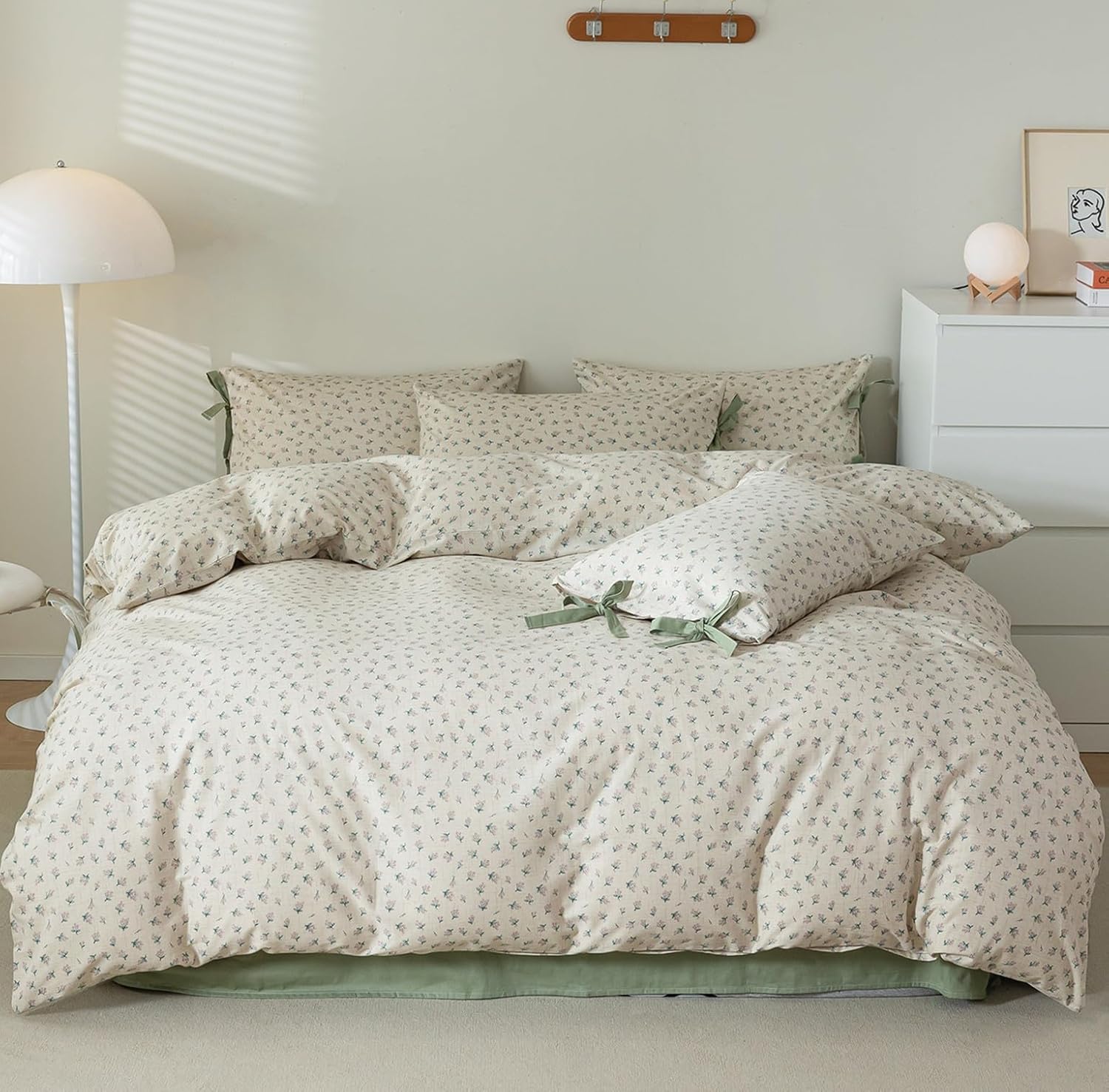 VM VOUGEMARKET Queen Duvet Cover Set with Green Blossom Design