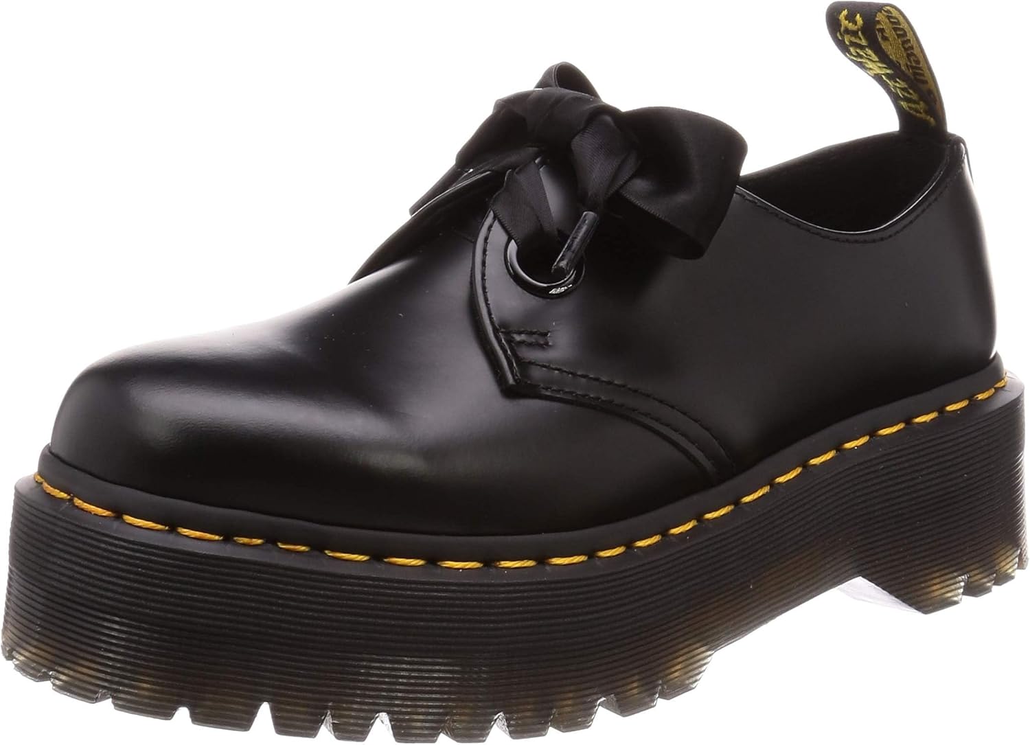 Dr. Martens Womens Holly Oxford: Stand Out with Style