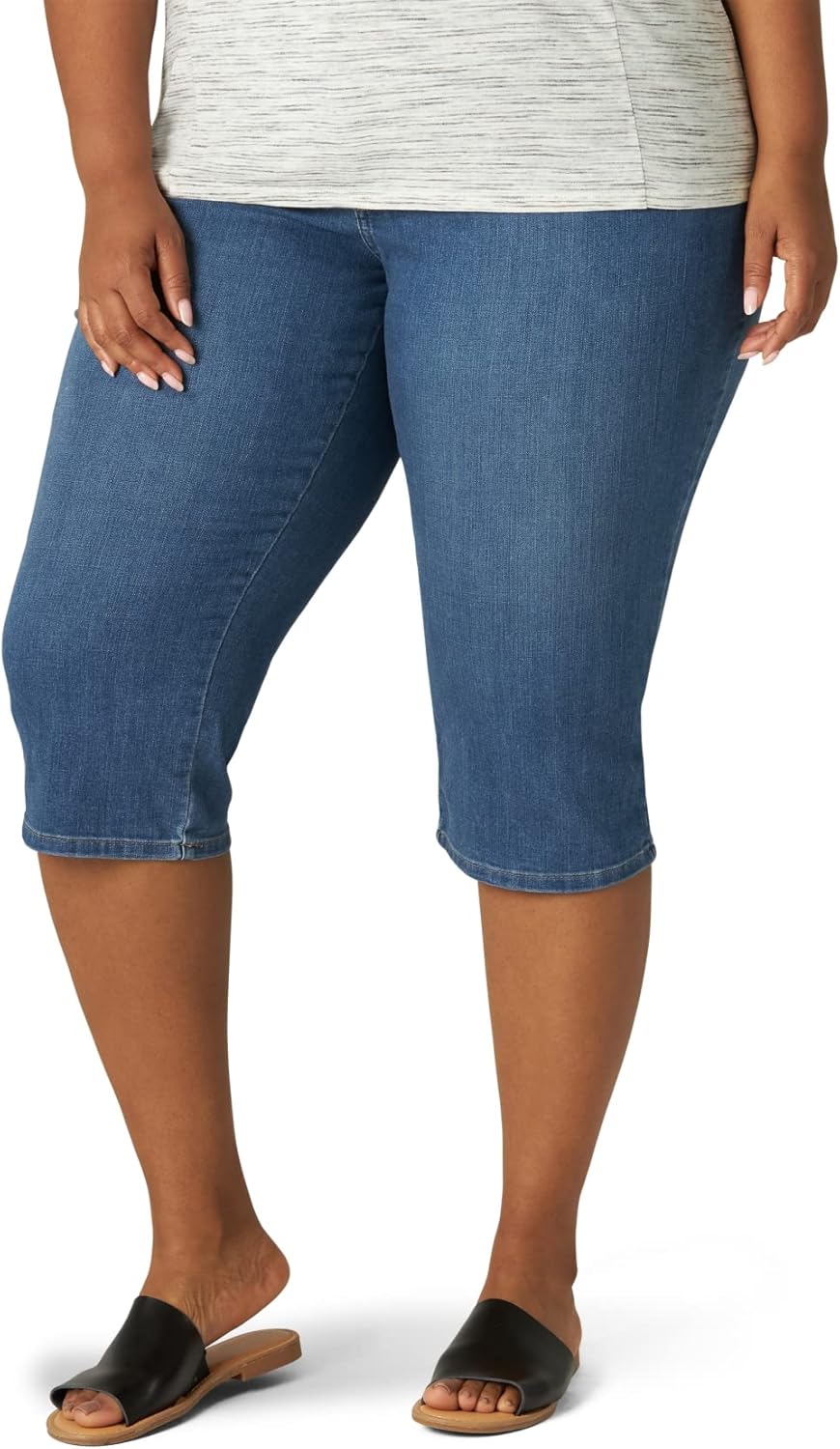 Lee Women's Plus Size Relaxed Fit Denim Capri Jean for Comfort