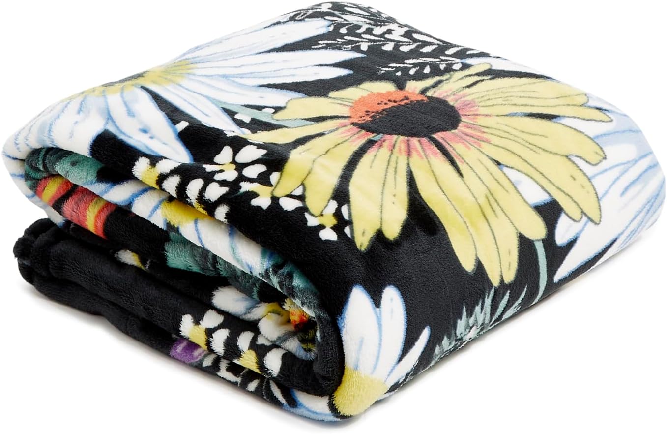 Vera Bradley Women's Disney Fleece Plush Throw Blanket Review