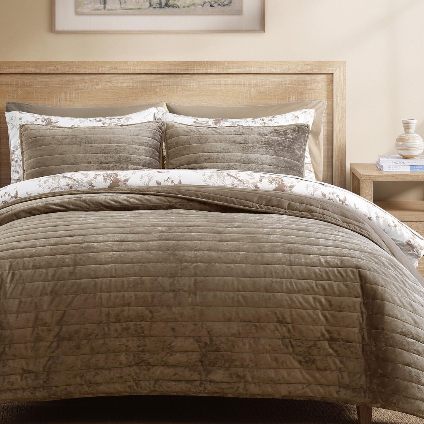 Luxurious Velvet King Size Quilt Set for All Seasons Comfort