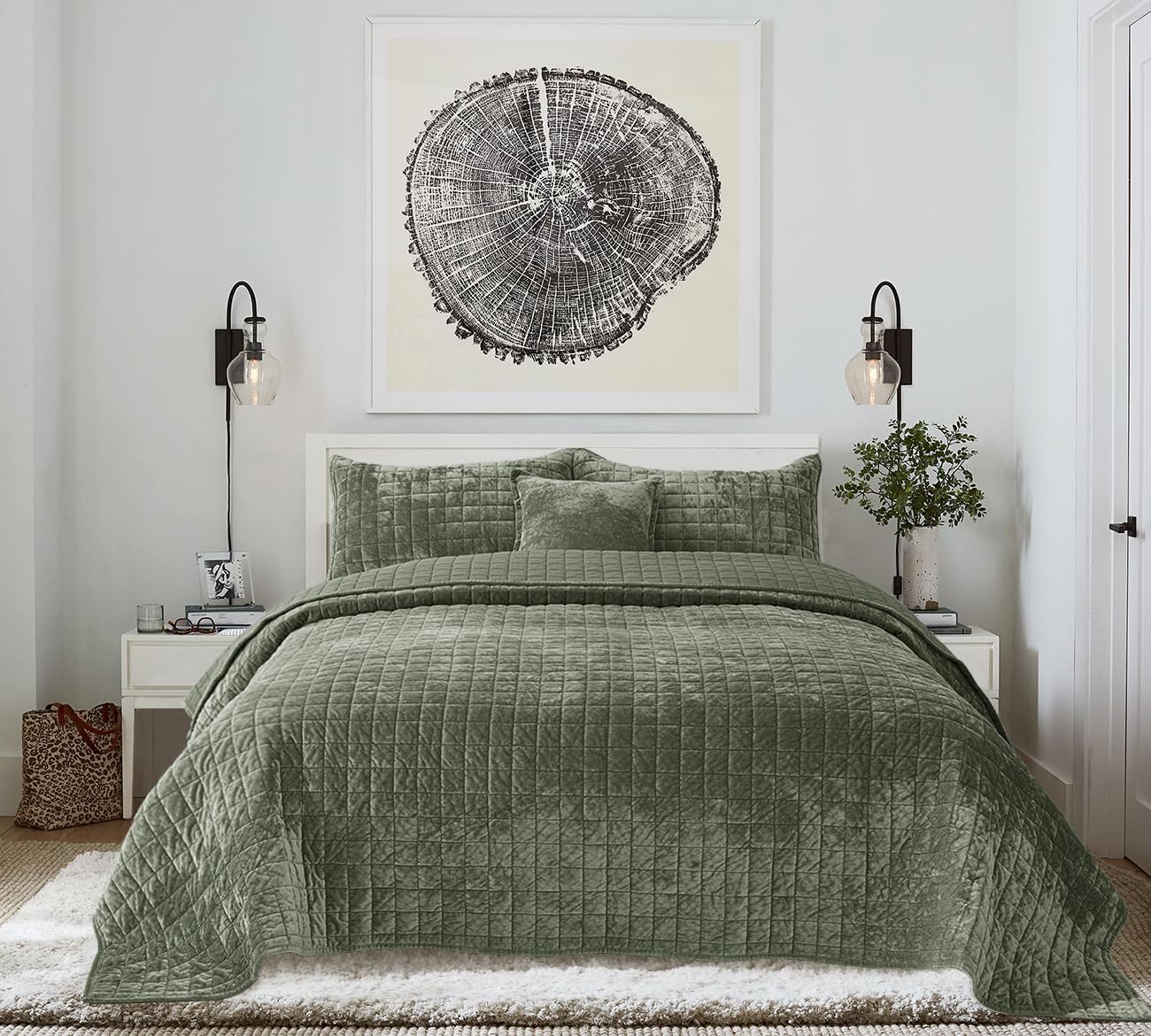 Luxurious Velvet Quilt Set Oversized King Size for All Seasons