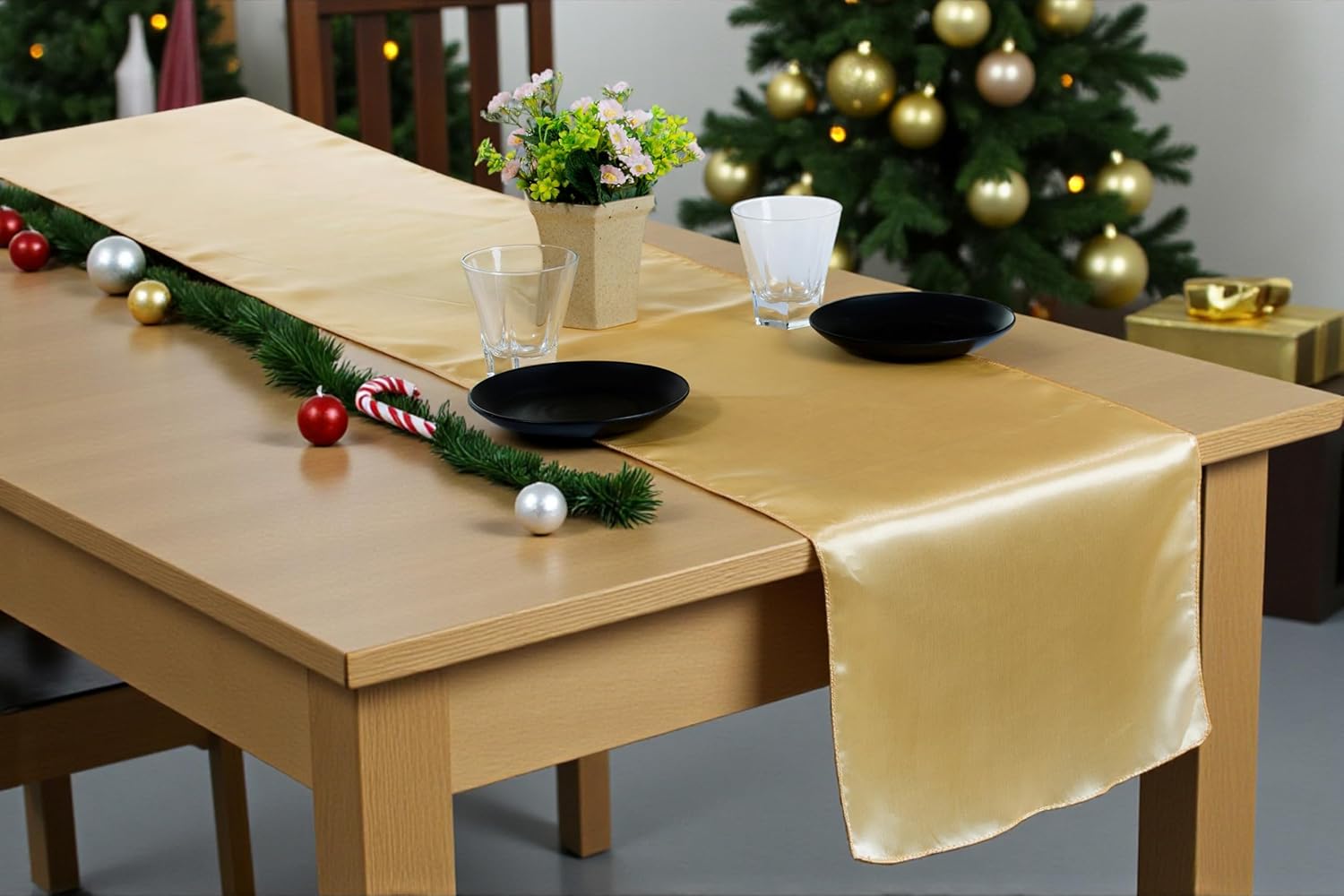 MDS Christmas Satin Table Runners - Luxurious 15 Pack Decor