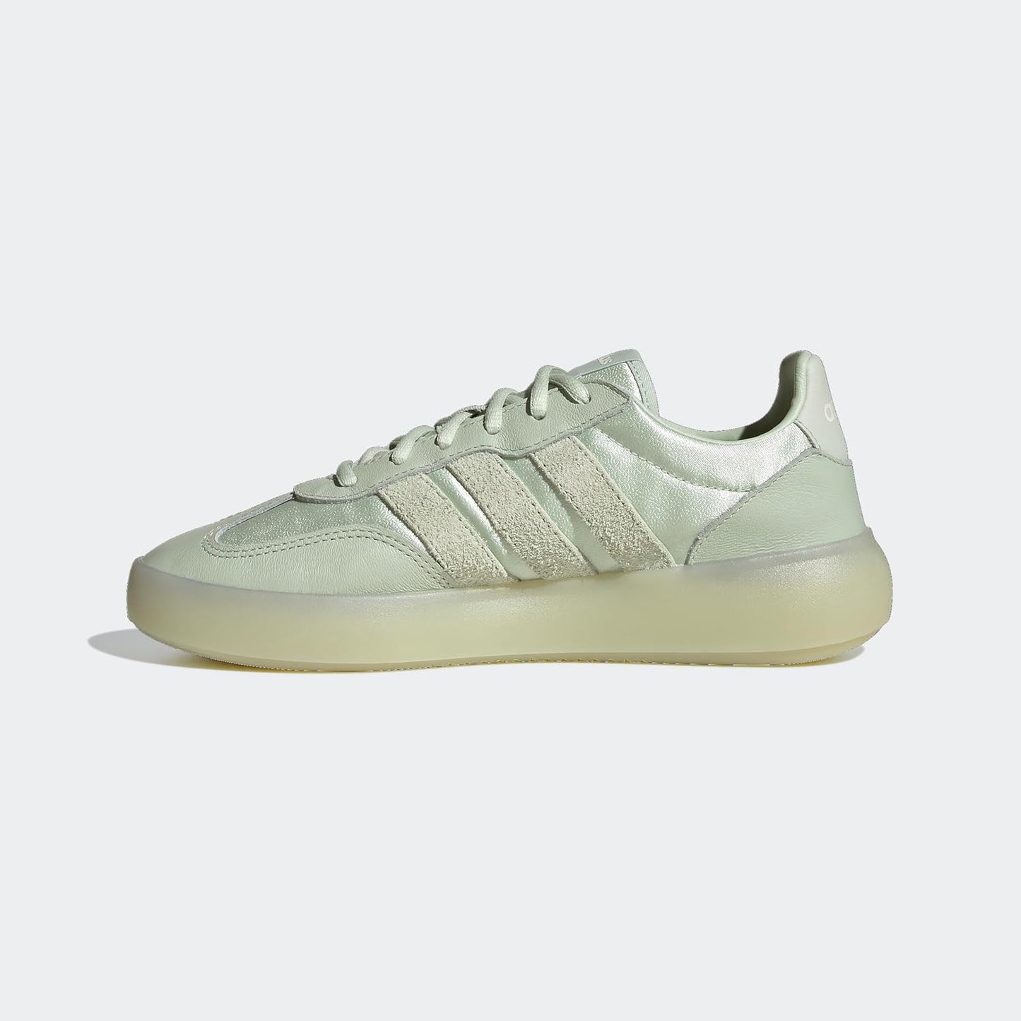 adidas Women's Barreda Decode Sneaker: Classic T-Toe Design