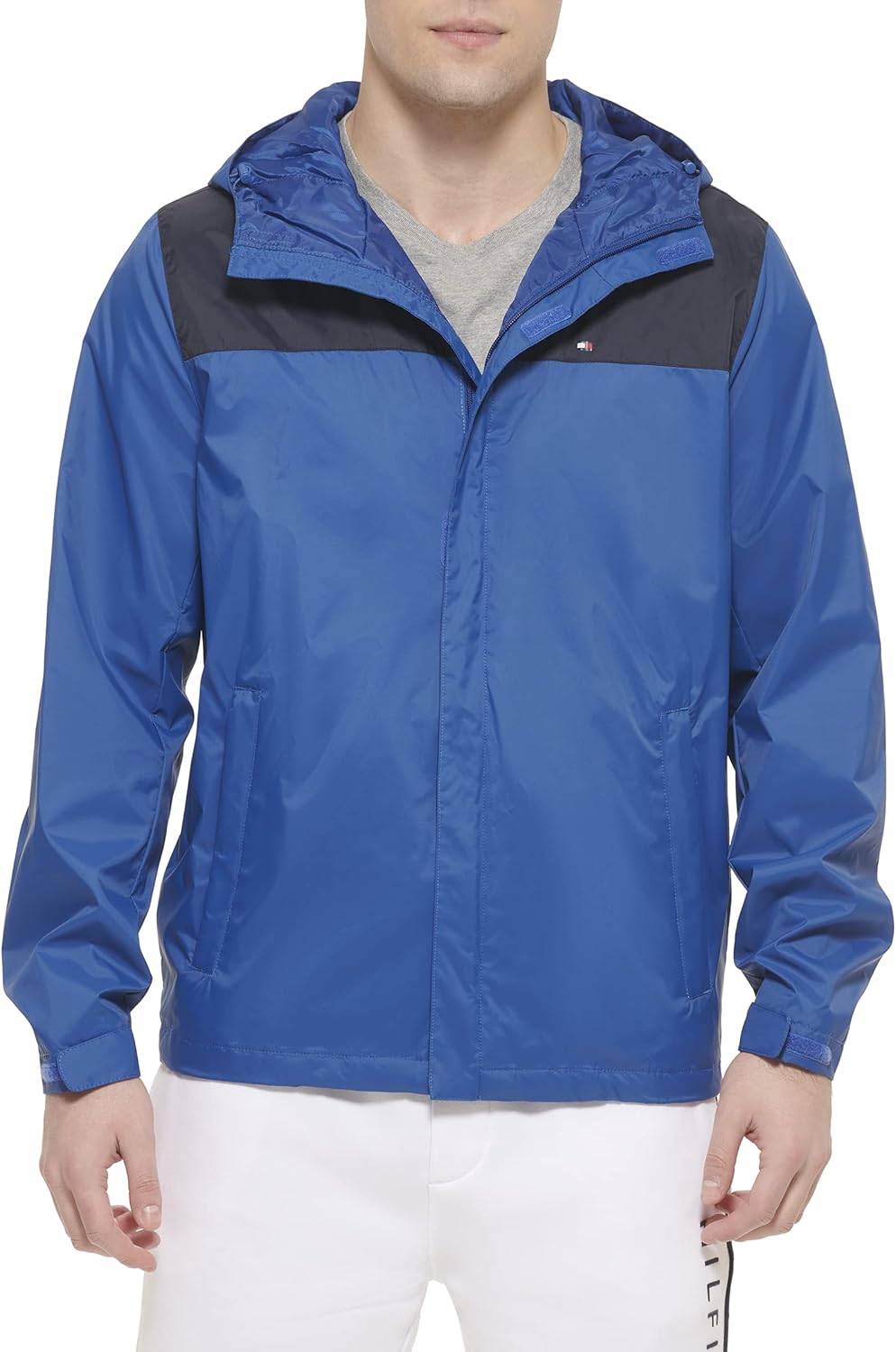 Tommy Hilfiger Men's Lightweight Waterproof Hooded Jacket Review