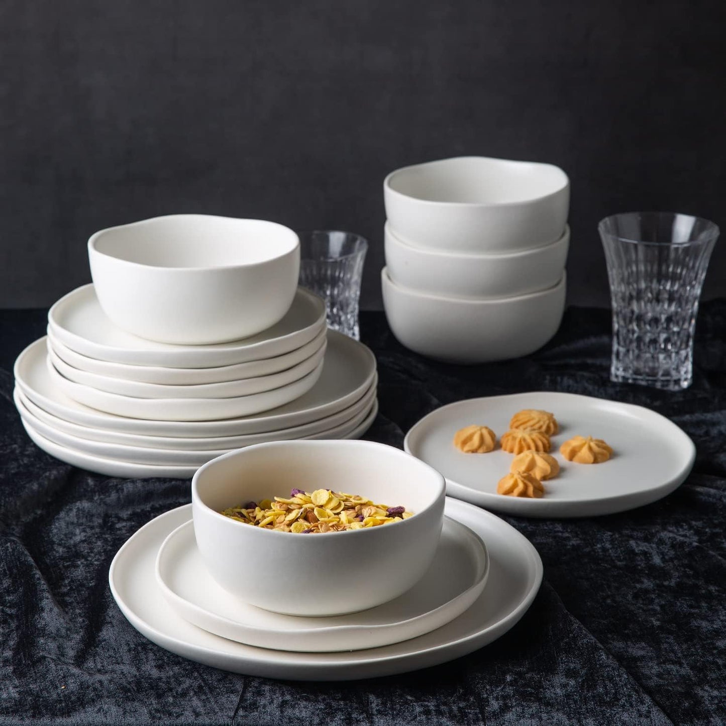 AmorArc Ceramic Dinnerware Sets with Wavy Rim for Stylish Dining