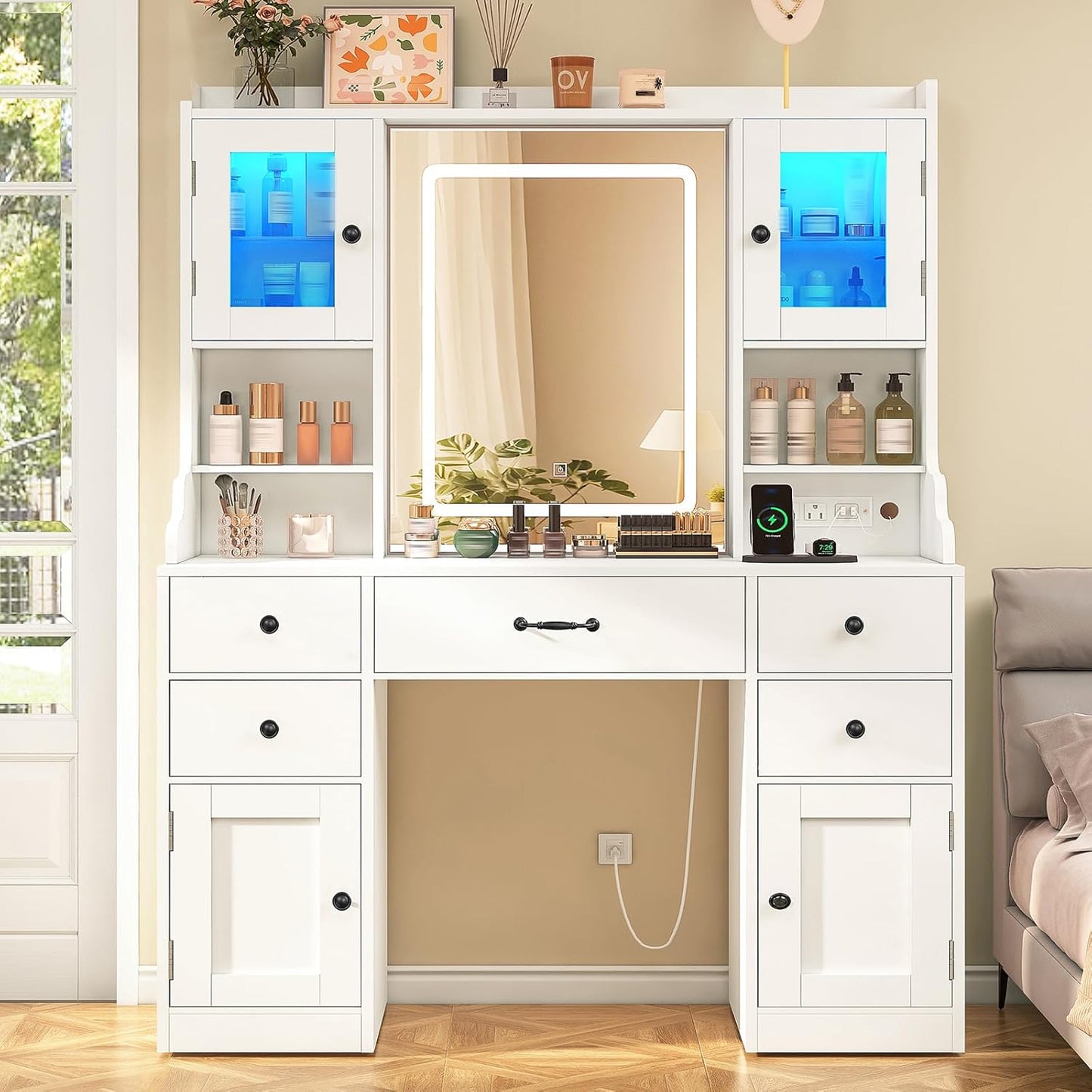Quimoo Vanity Desk with Lighted Mirror & Adjustable Brightness