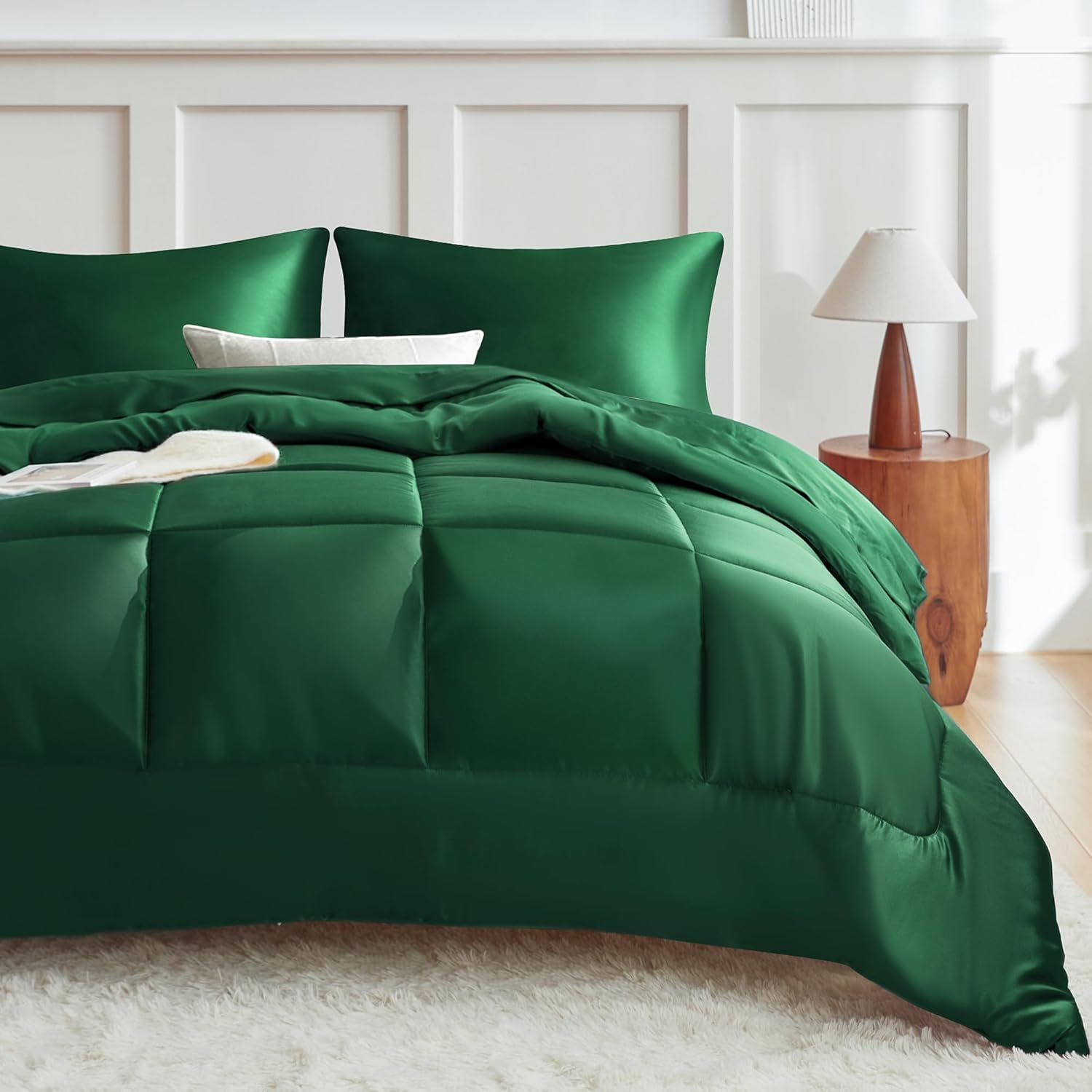 MR&HM Queen Comforter Set Dark Green, Silky Soft Bedding