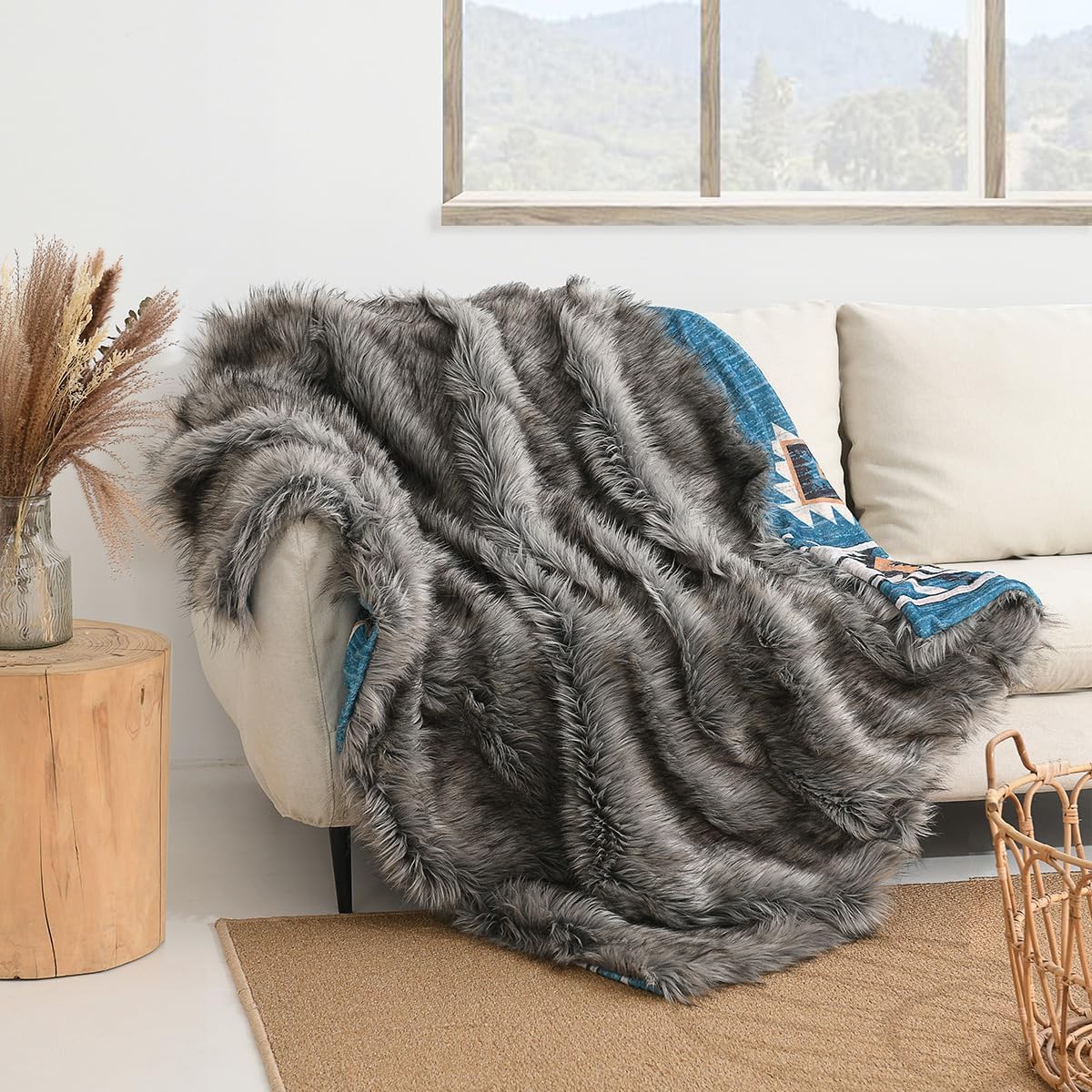 Luxury Plush Faux Fur Throw Blanket with Aztec Pattern for Home