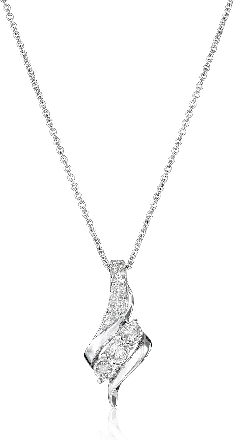 Stunning Diamond 3 Stone Pendant Necklace for Elegant Style