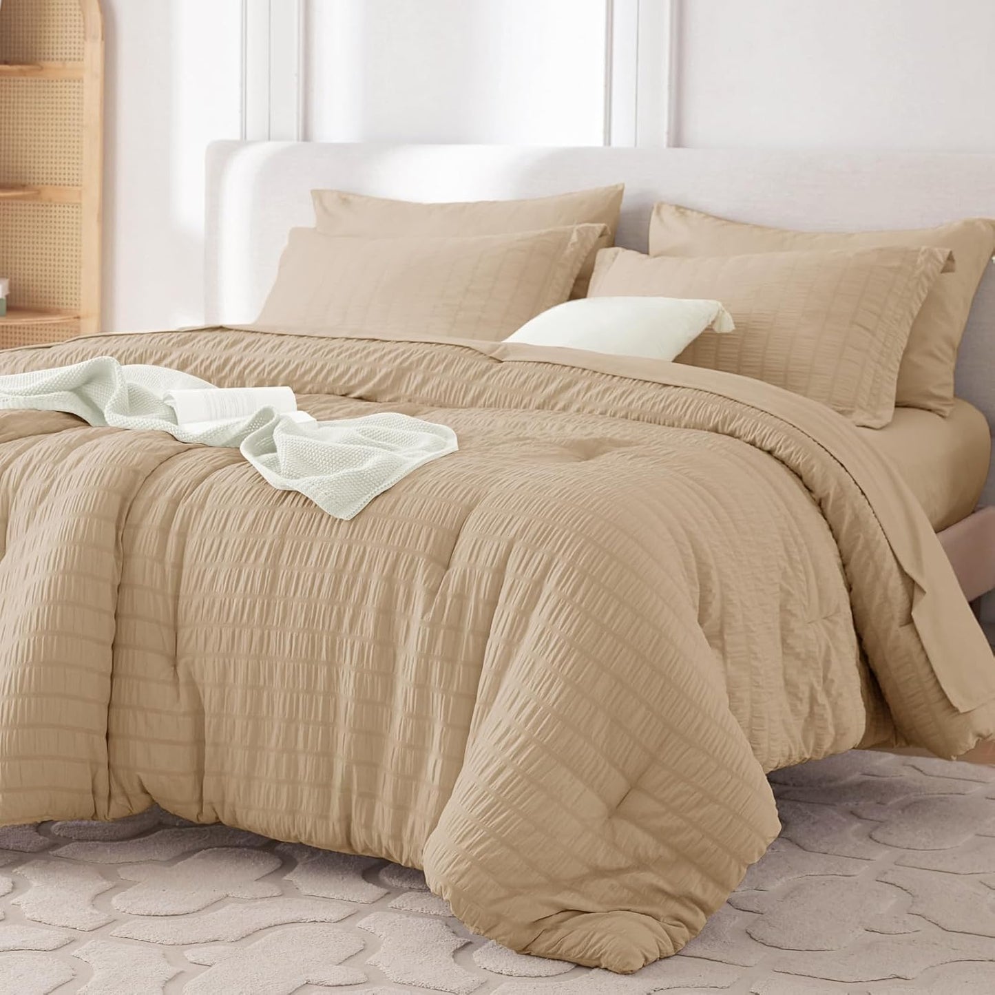 MUXHOMO 7 Pieces Queen Comforter Set for Luxurious Sleep