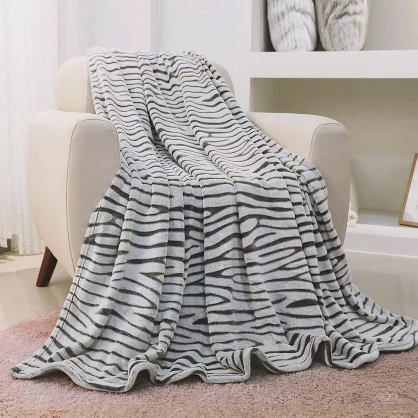 Luxurious Flannel Fleece Throw Blanket for Cozy Comfort