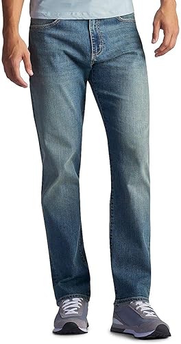 Lee Men's Extreme Motion Straight Taper Jean for Comfort and Style