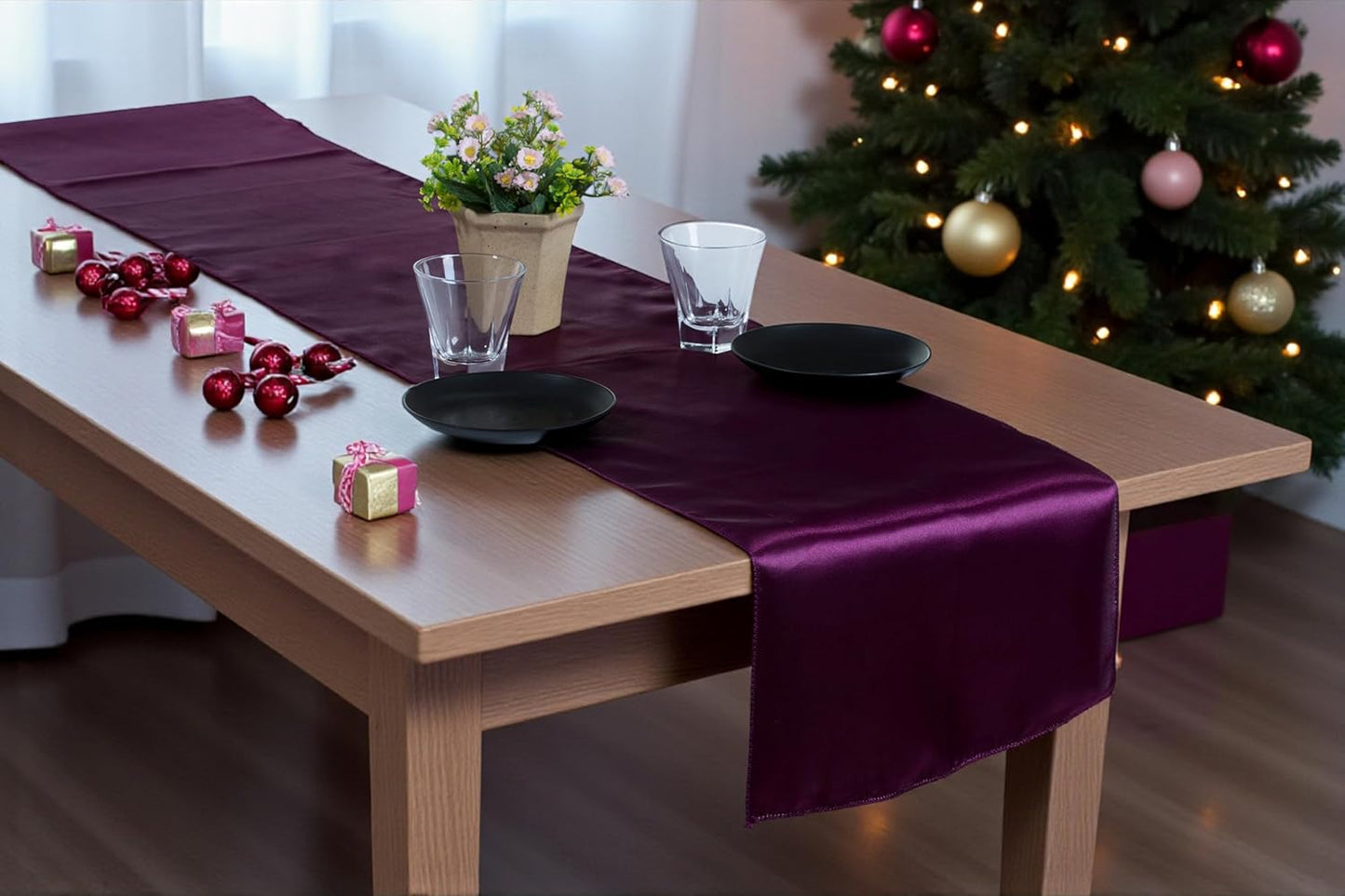 MDS Christmas Satin Table Runners - Luxurious 25 Pack for Events