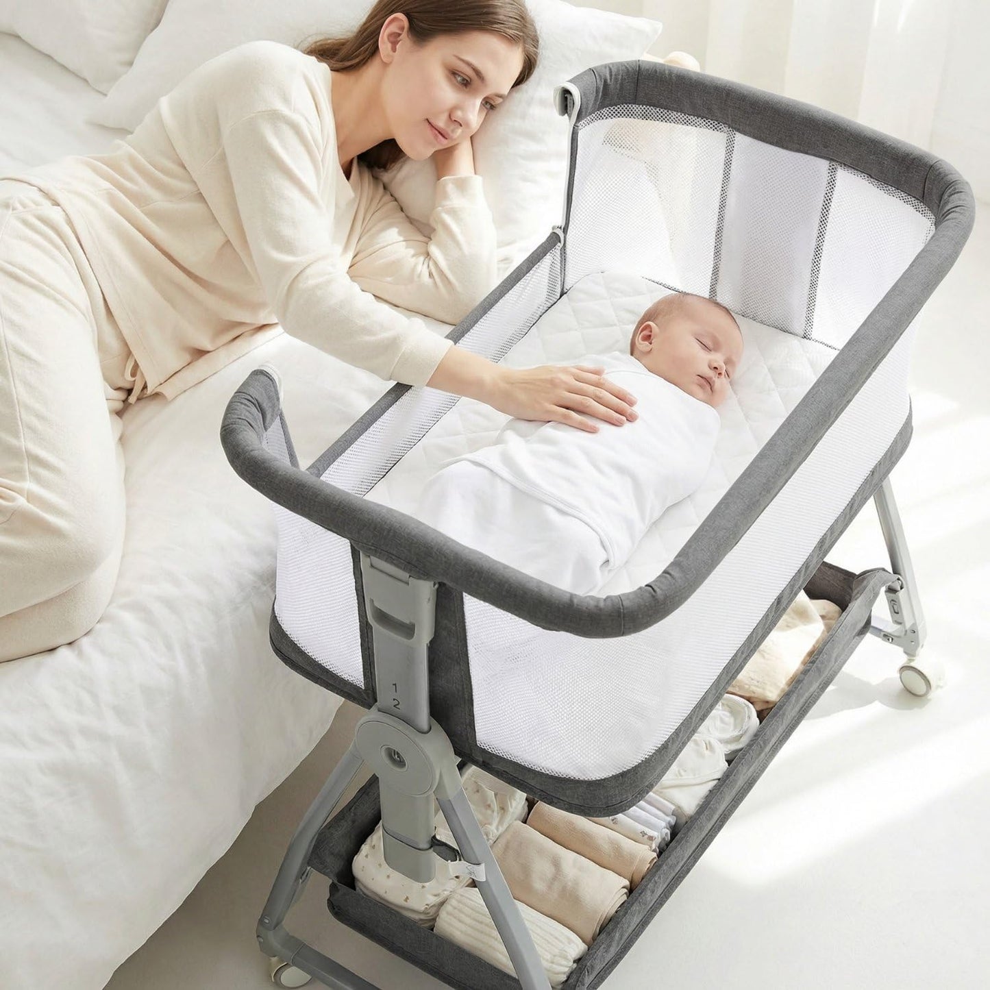 3 in 1 Baby Bassinet Bedside Sleeper with Adjustable Height