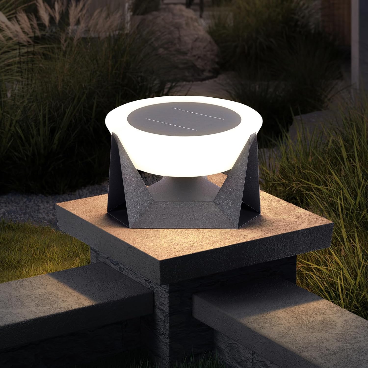 Modern Solar Post Light - Elegant Outdoor Illumination