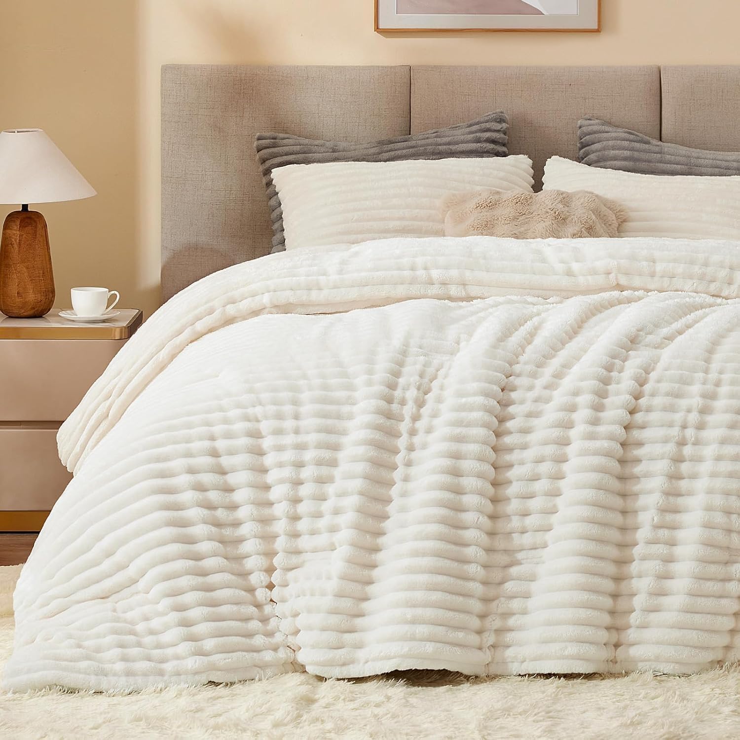 BEDELITE Fleece Oversized Queen Comforter Set for Winter Warmth