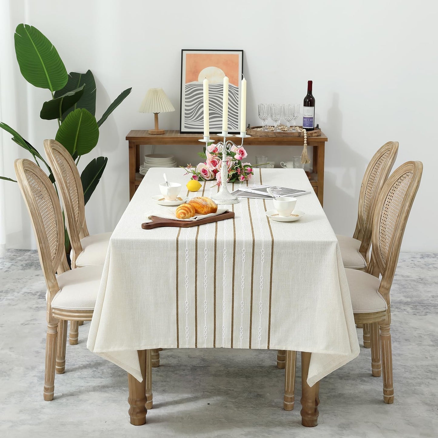 Farmhouse Style Linen Tablecloths for Elegant Dining Decor