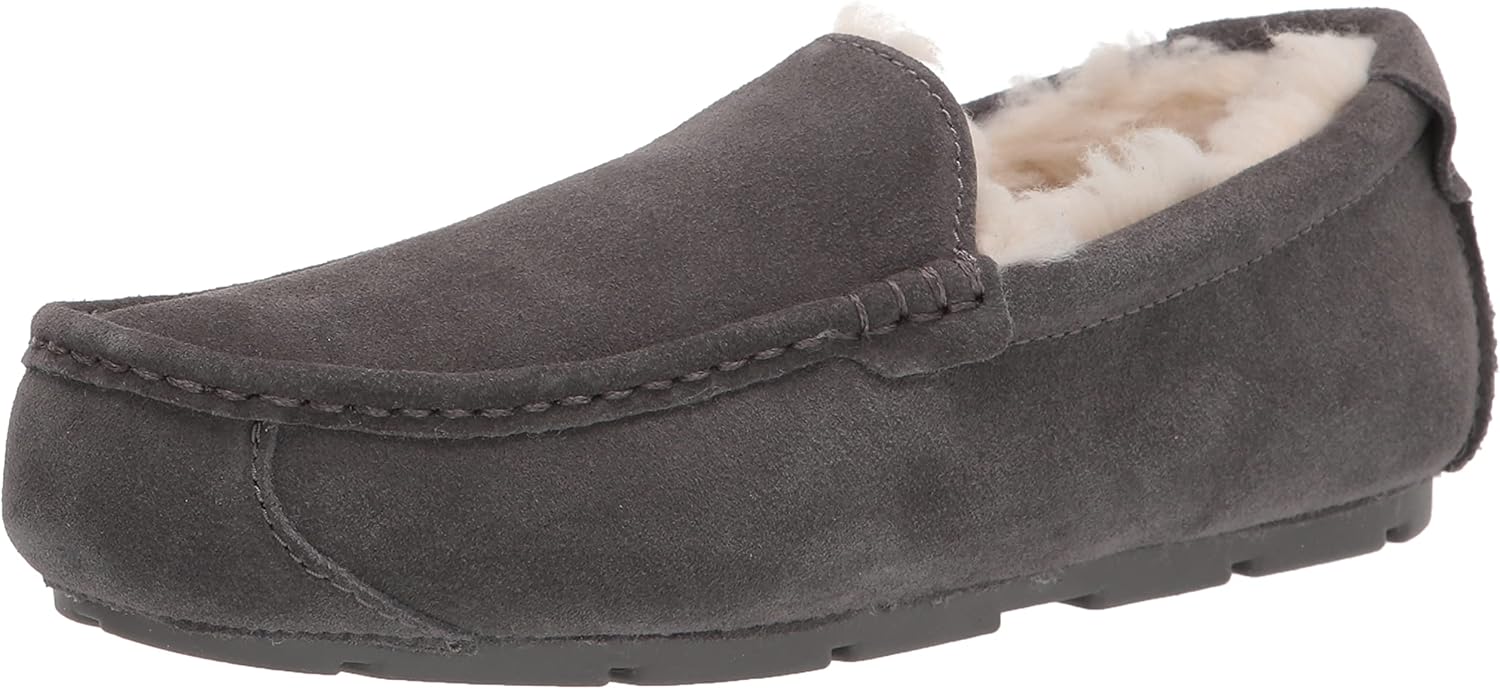 Koolaburra by UGG Men's Tipton Slipper: Comfort Meets Style