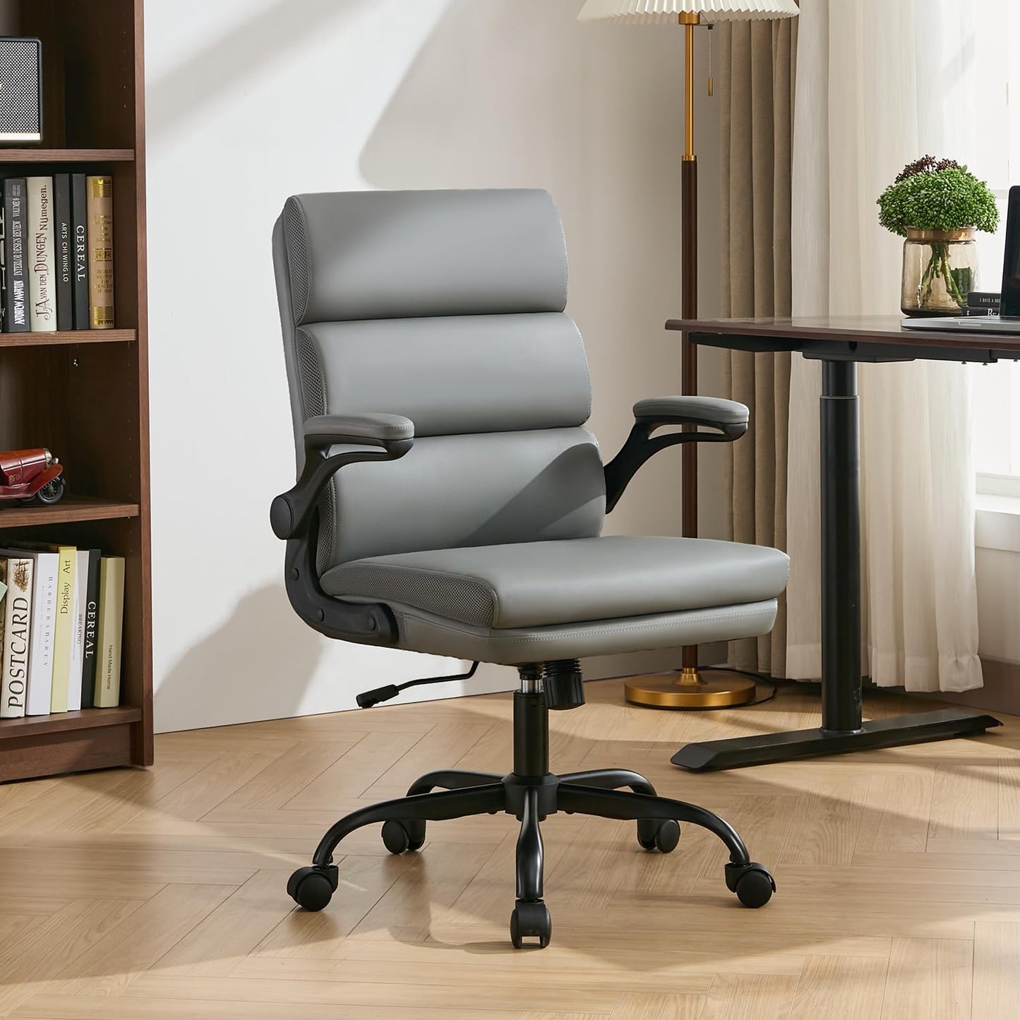 Ergonomic Office Chair with Adjustable Features for Comfort