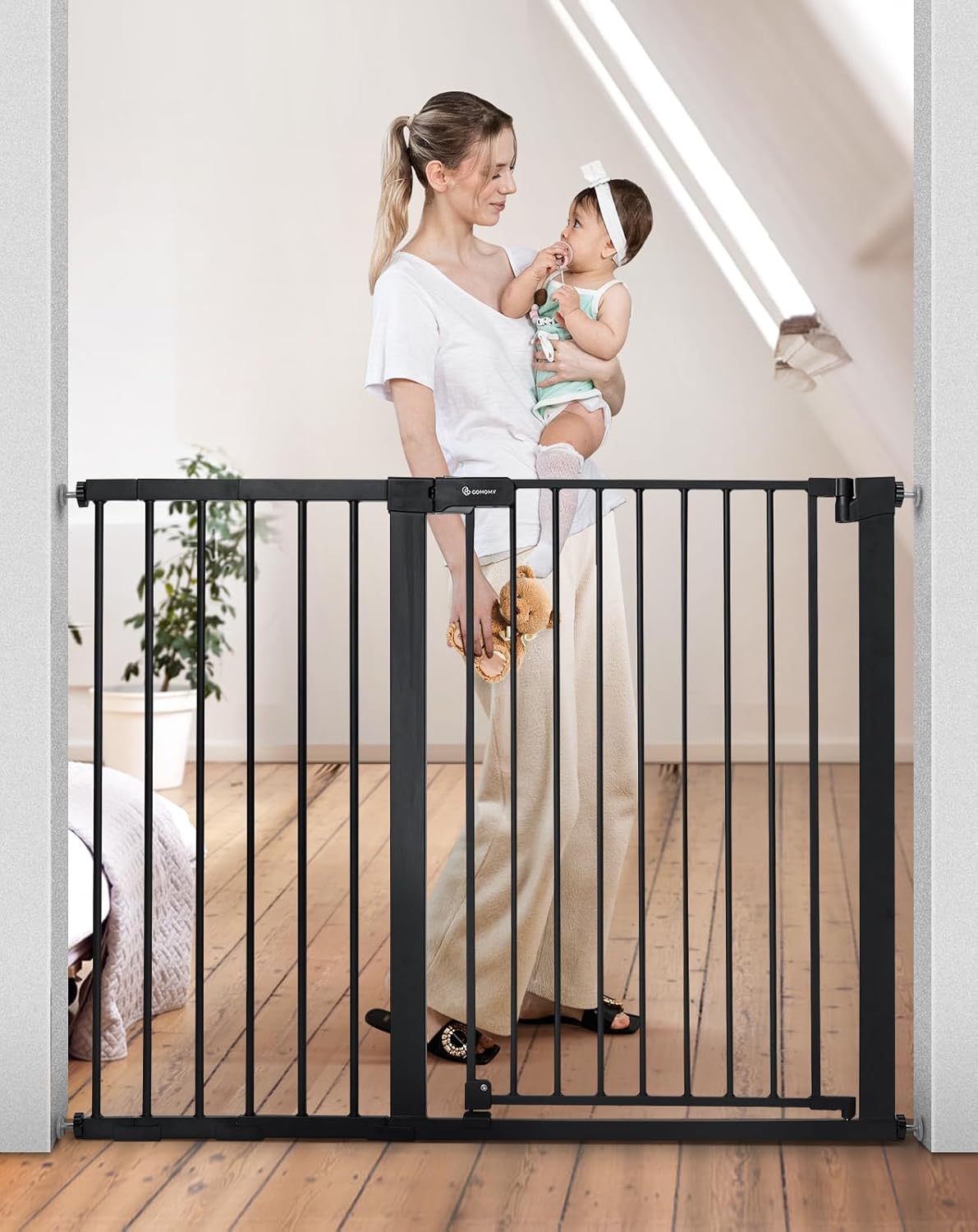 COMOMY 36 in Extra Tall Baby Gate for Stairs and Doorways