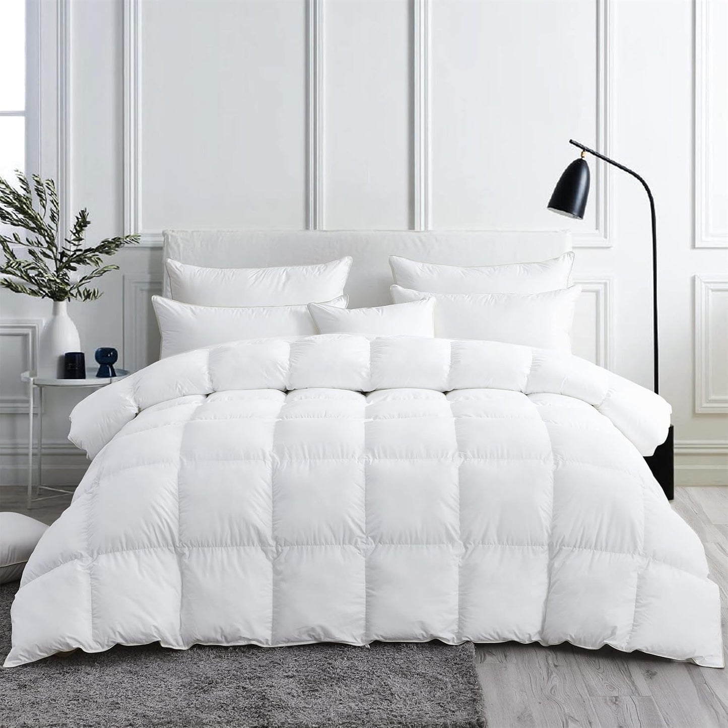 Luxurious California King Goose Down Comforter for All-Season Use