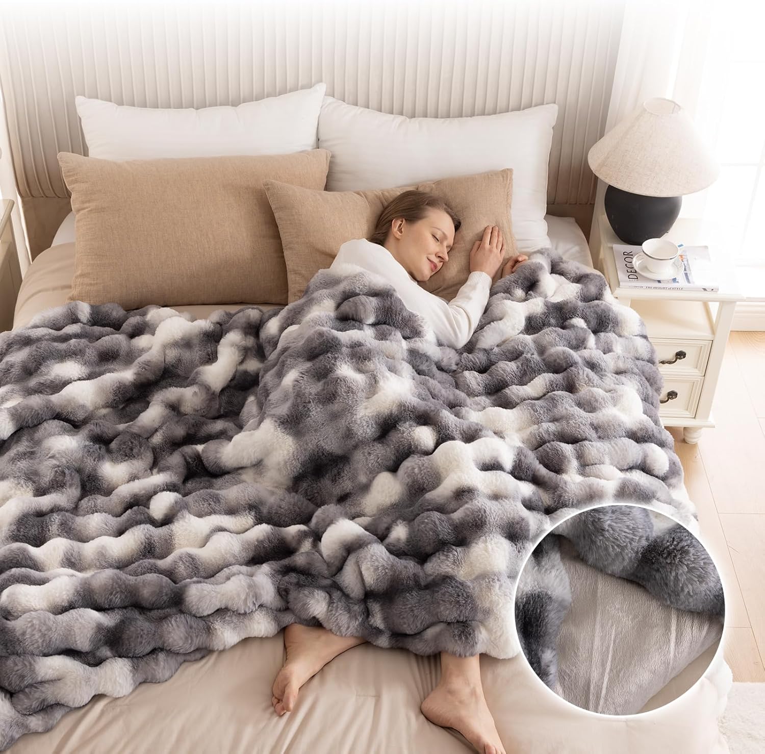 Cozy Faux Fur Throw Blanket for Bed - Soft Plush Luxury Comfort