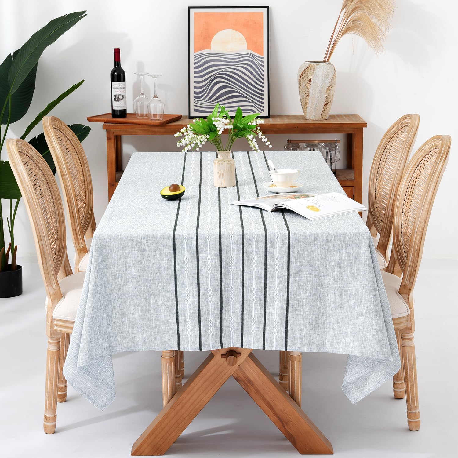 Farmhouse Style Linen Tablecloths for Elegant Dining Decor