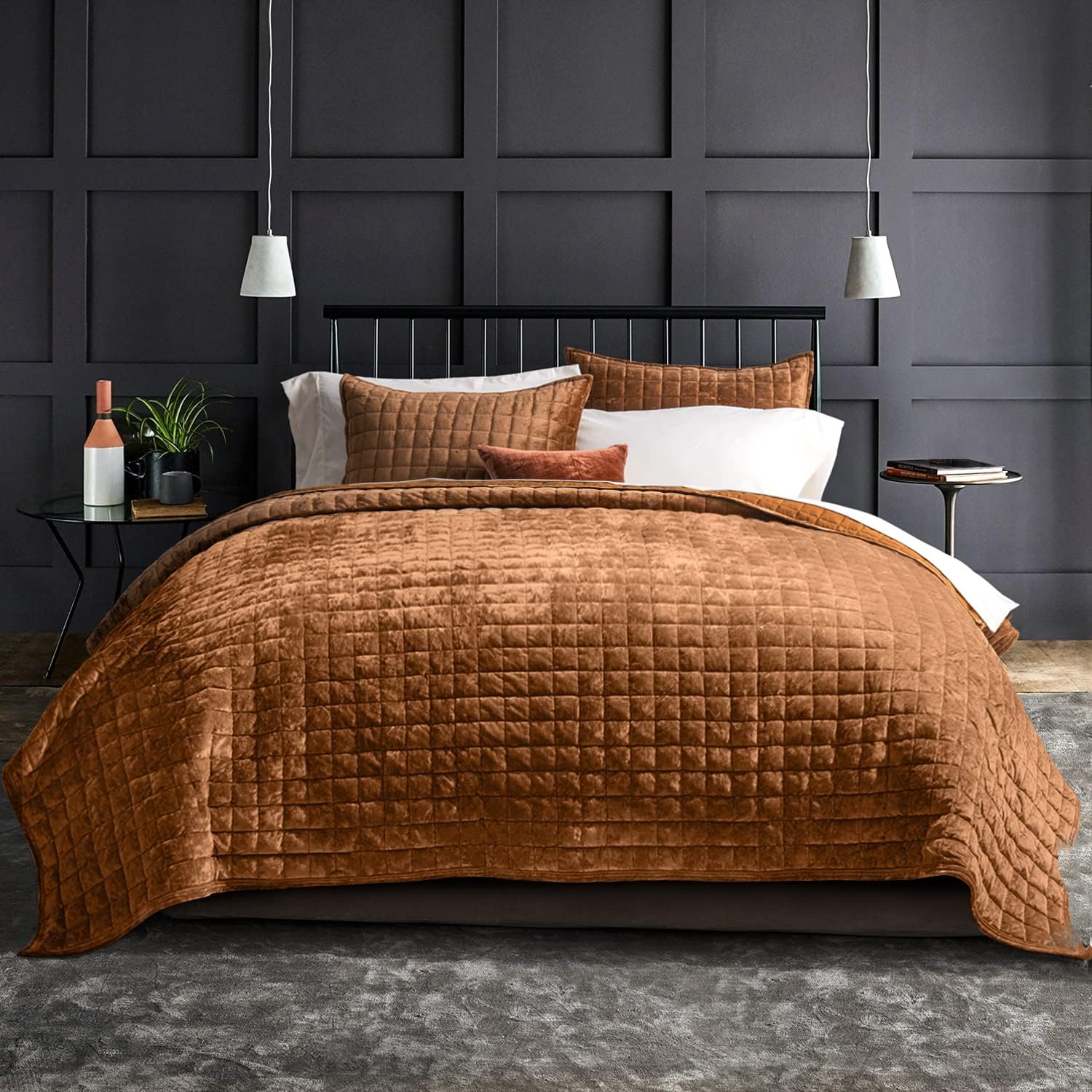 Luxury Velvet Quilt Set King Size for All Season Comfort