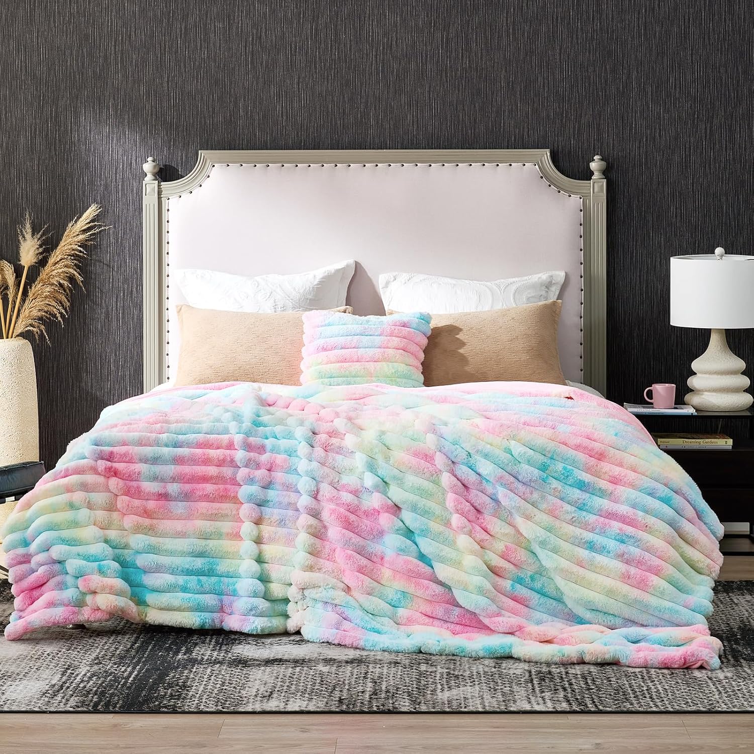 Cozy Bliss Faux Fur Throw Blanket for Ultimate Comfort and Style