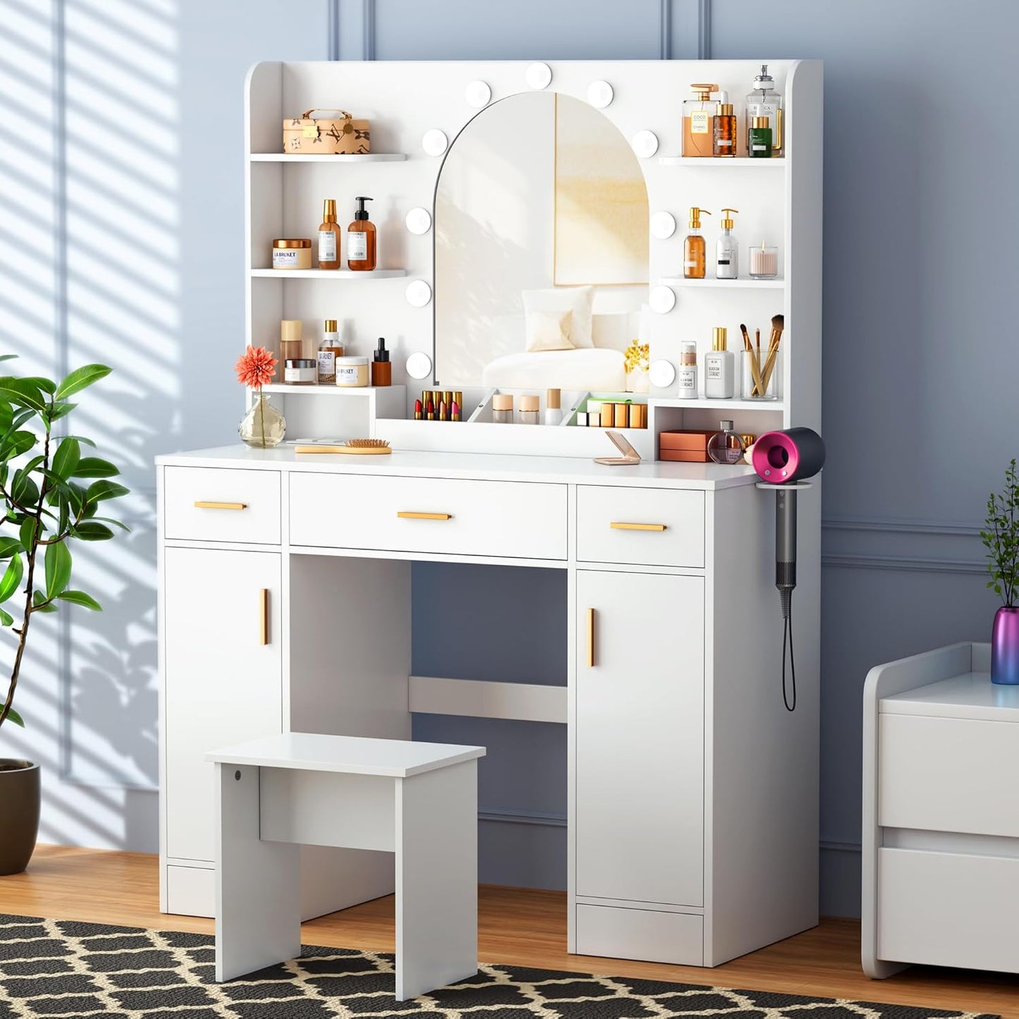 Decofy White Vanity Desk - Illuminate Your Beauty
