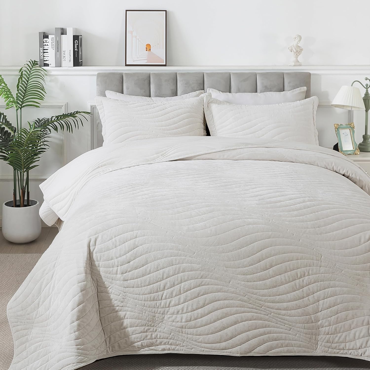 HoneiLife Queen Size Velvet Quilt Set - All Season Comfort