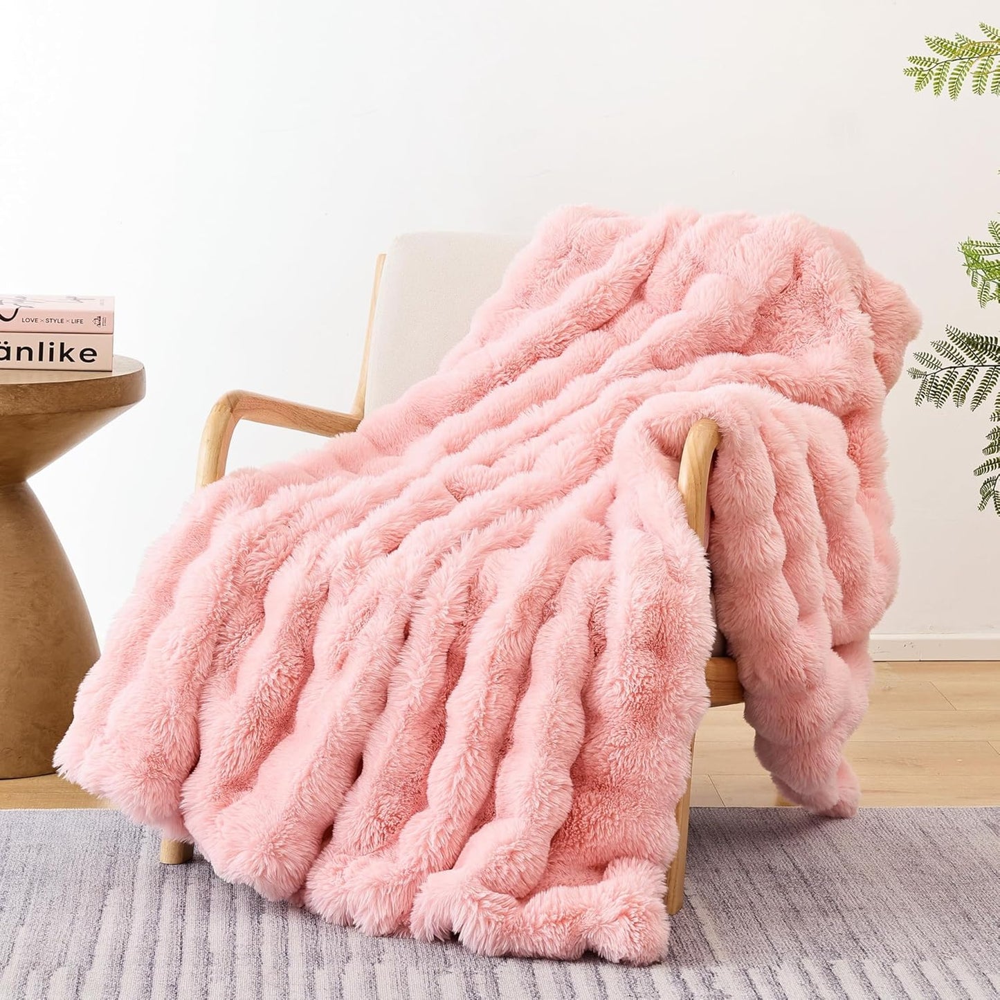 Smoofy Faux Fur Blanket - Blush Pink Cozy Soft Plush Throw