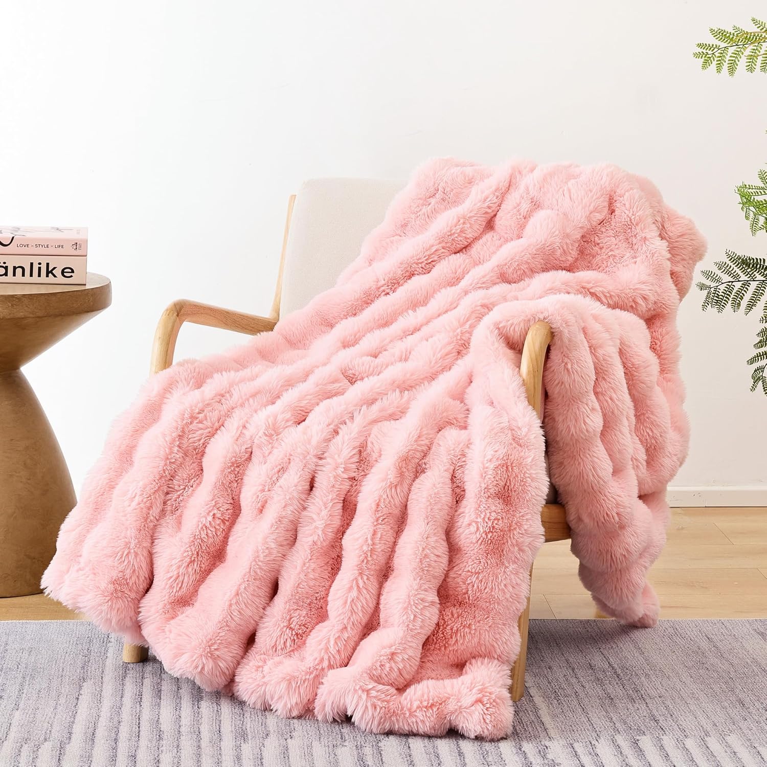 Smoofy Faux Fur Blanket - Blush Pink Cozy Soft Plush Throw