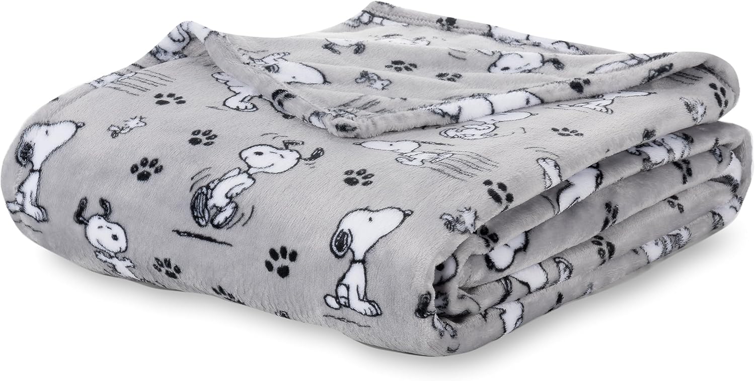 Peanuts VelvetLoft Snoopy Plush Blanket for Cozy Comfort