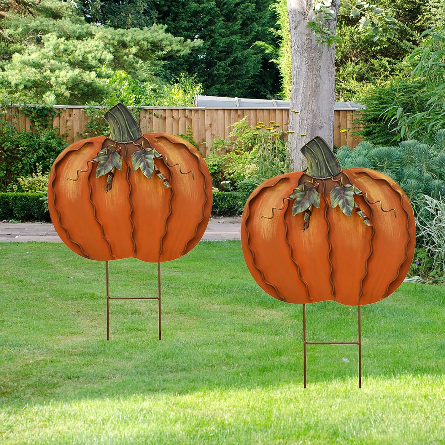 Metal Pumpkin Garden Stakes for Autumn Decor and Halloween Fun